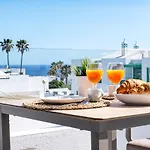 בית נופש Ocean Front Oasis